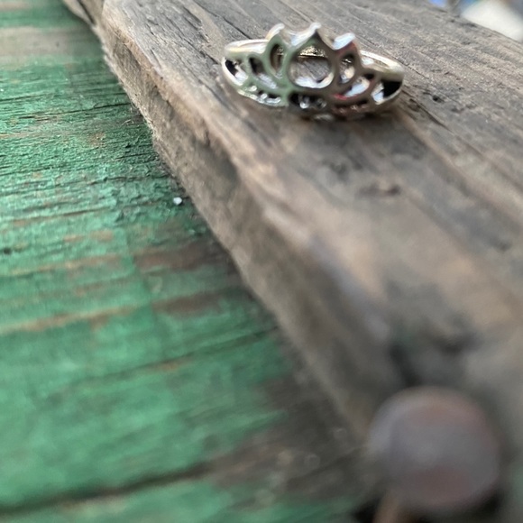 FLOWER RING - Picture 2 of 2